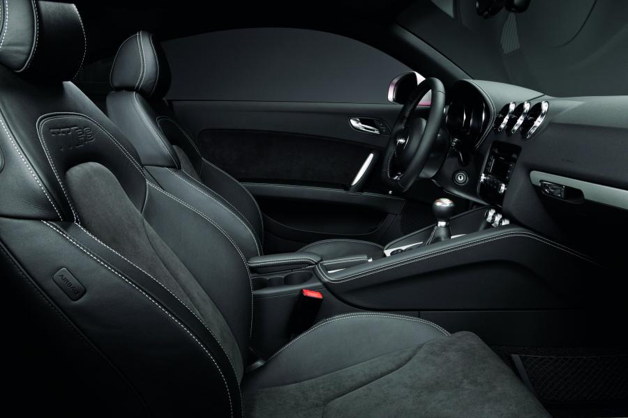 Интерьер Audi TT RS Coupe (8J) 2011 года  (NA) (фото 29 из 30)